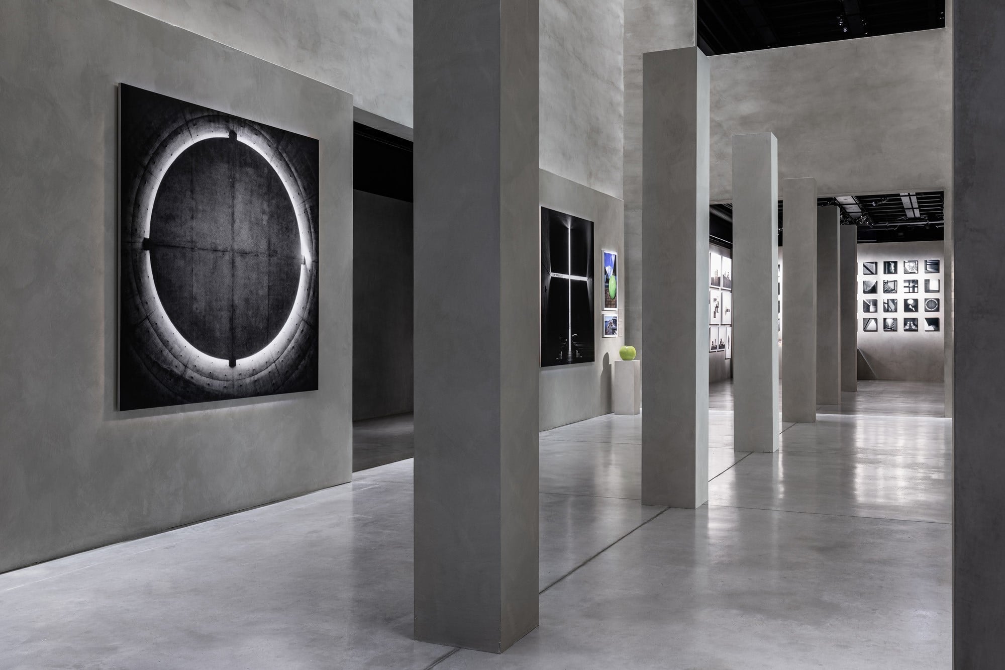 「アルマーニ / テアトロ」以降続く、ジョルジオ・アルマーニとの関係。2019年には「アルマーニ / シーロス」にて、’17年に国立新美術館で開催された「安藤忠雄展―挑戦―」と、これを再構成して’18年にポンピドゥー・センターで開催された「Le Défi」をもとにした「Tadao Ando. The Challenge」を開催した。Photography by © TADAO ANDO ARCHITECT & ASSOCIATES