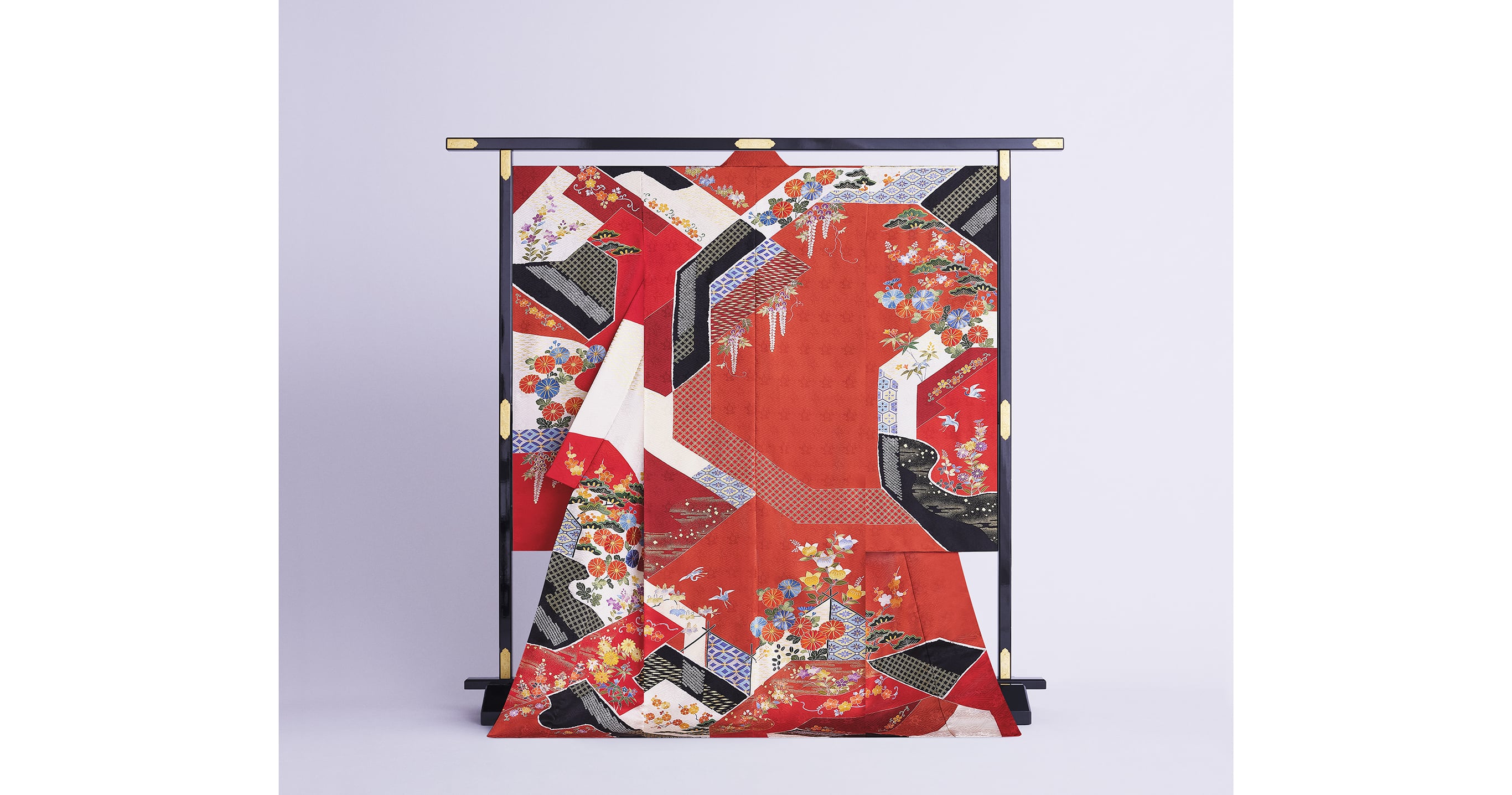 Chiso’s Latest Furisode Kimono “Keika-Kousai”