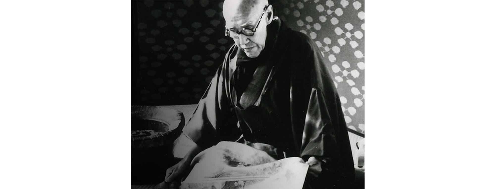 初代龍村平藏（1876〜1962）。1956年日本芸術院恩賜賞受賞。1958年紫綬褒章受章。