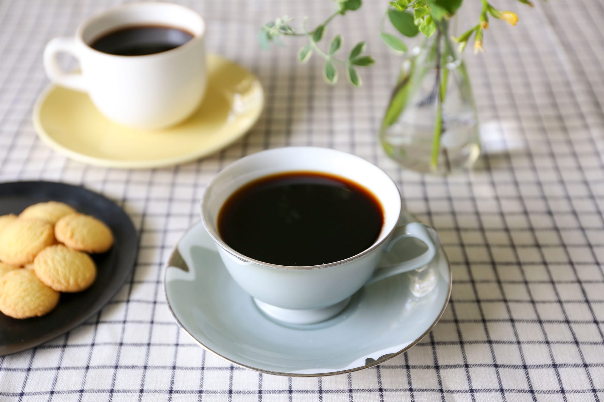 堀口珈琲のネットショップ「Coffee at HOME」。本格コーヒーを自宅で楽しむためのセットや器具を提案する。