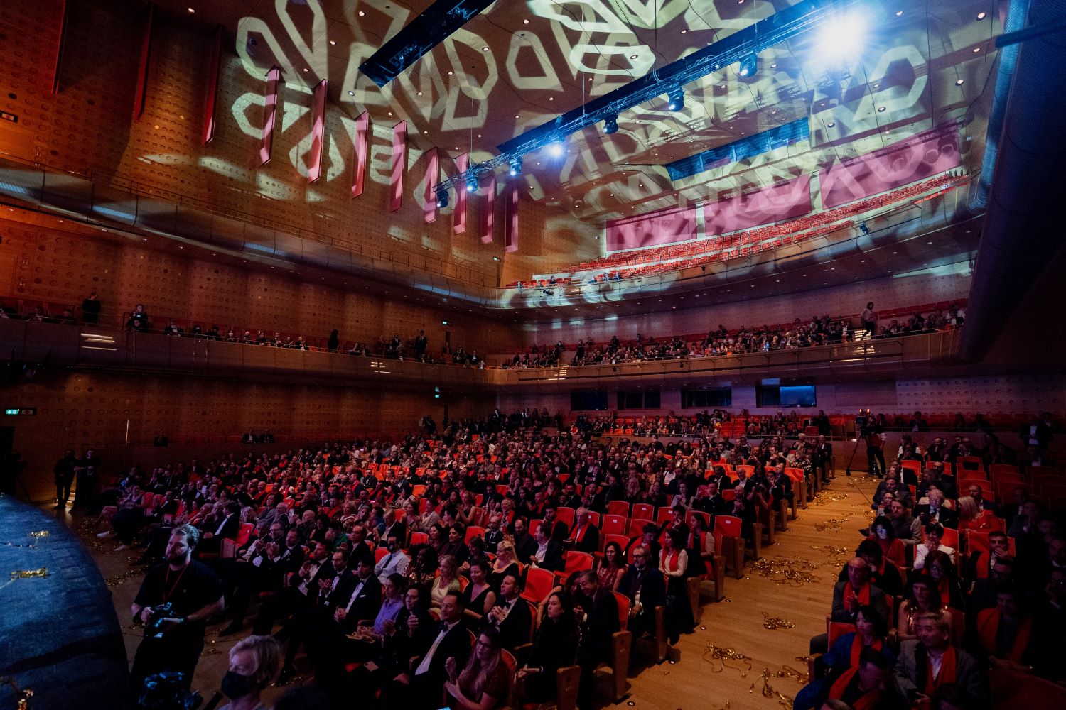 会場となった「フランダースミーティング・コンベンションセンター」には、世界から700名の関係者が詰めかけた。