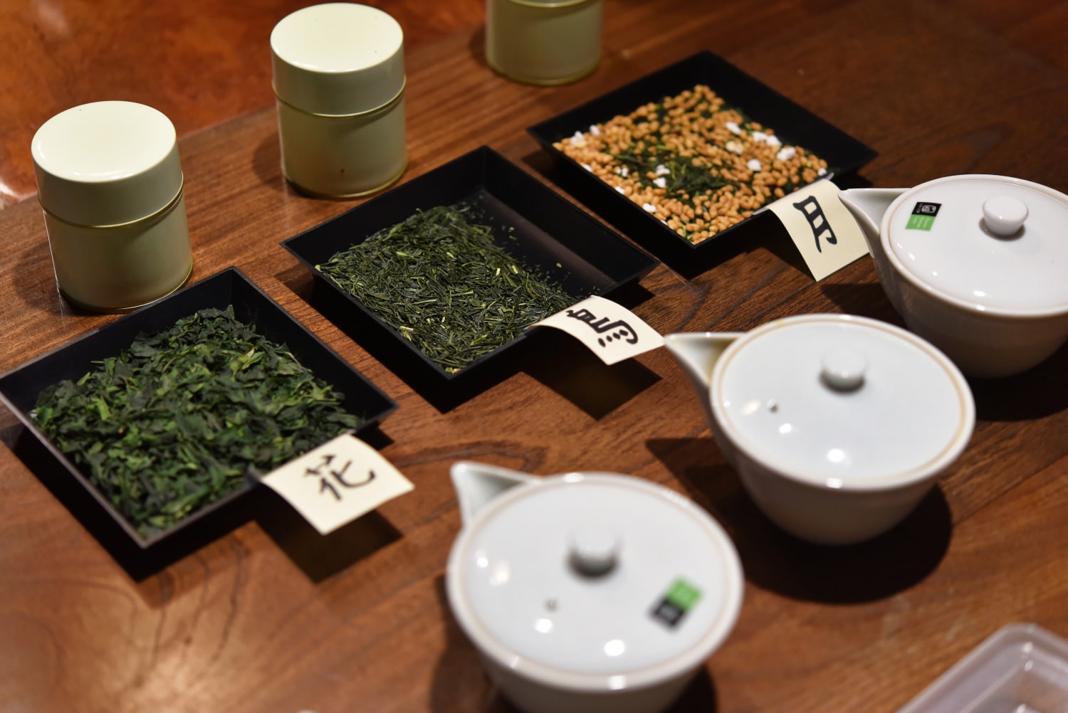 茶的種類繁多，被冠以“花”、“鳥”、“月”等名字。