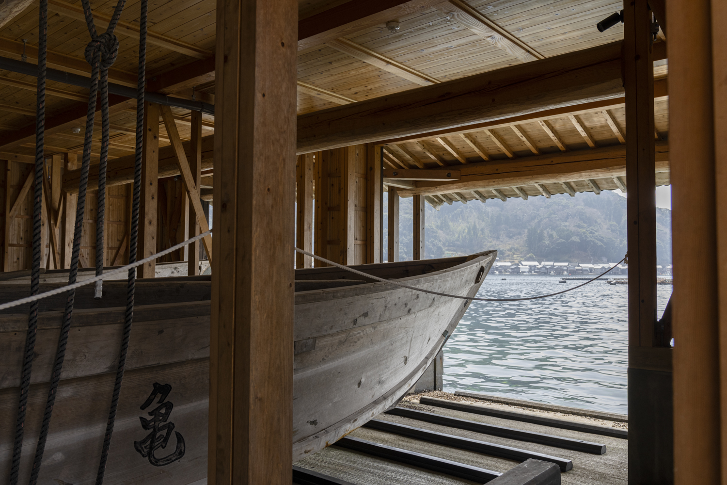 毎年7月に開催される「伊根祭」で使用される舟。海上安全や大漁祈願するこのお祭りは、「海の祇園祭」とも呼ばれている。