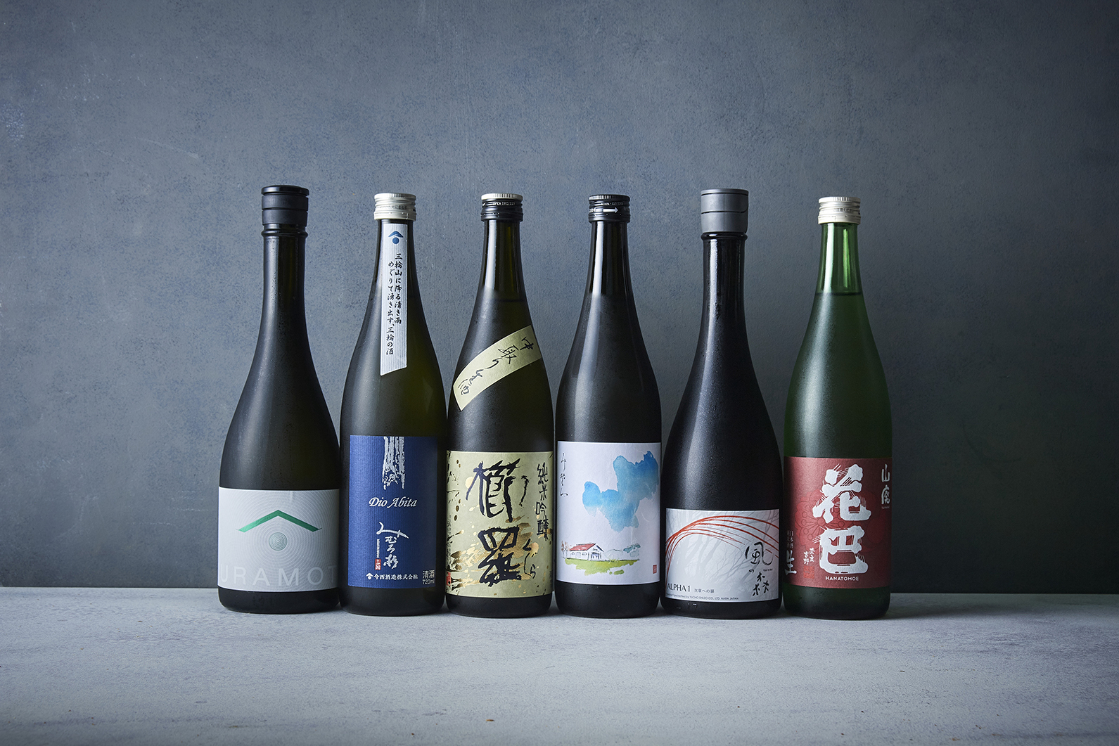日本酒の他にも、ナチュラルワイン、クラフトビールからノンアルコールまで揃っている。