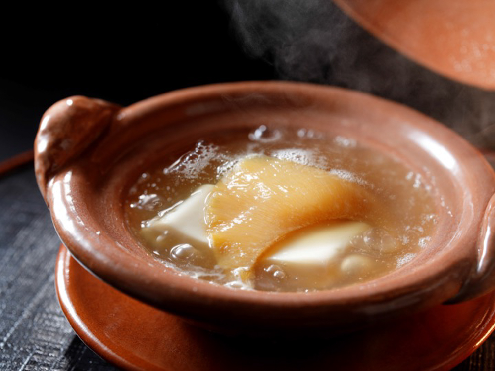 木乃婦の名物「ふかひれ胡麻豆腐」