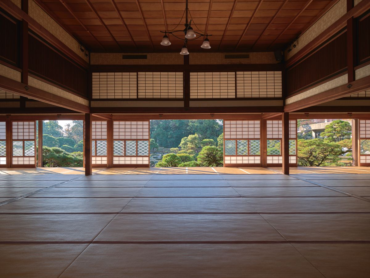 こんな広間には滅多にお目にかかれない。