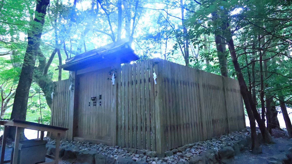 内宮の所管社の１つ、瀧祭神。