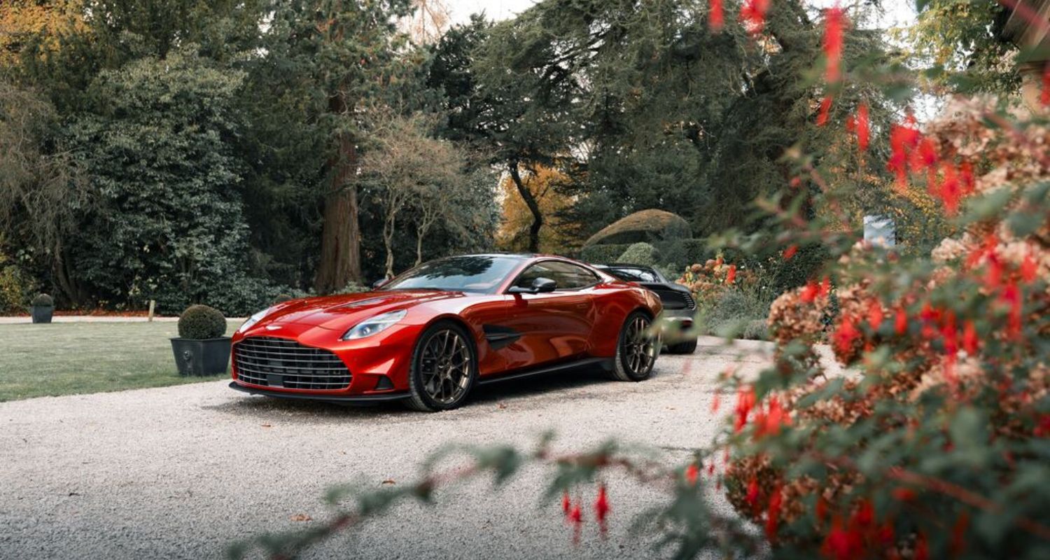 アストンマーティン
