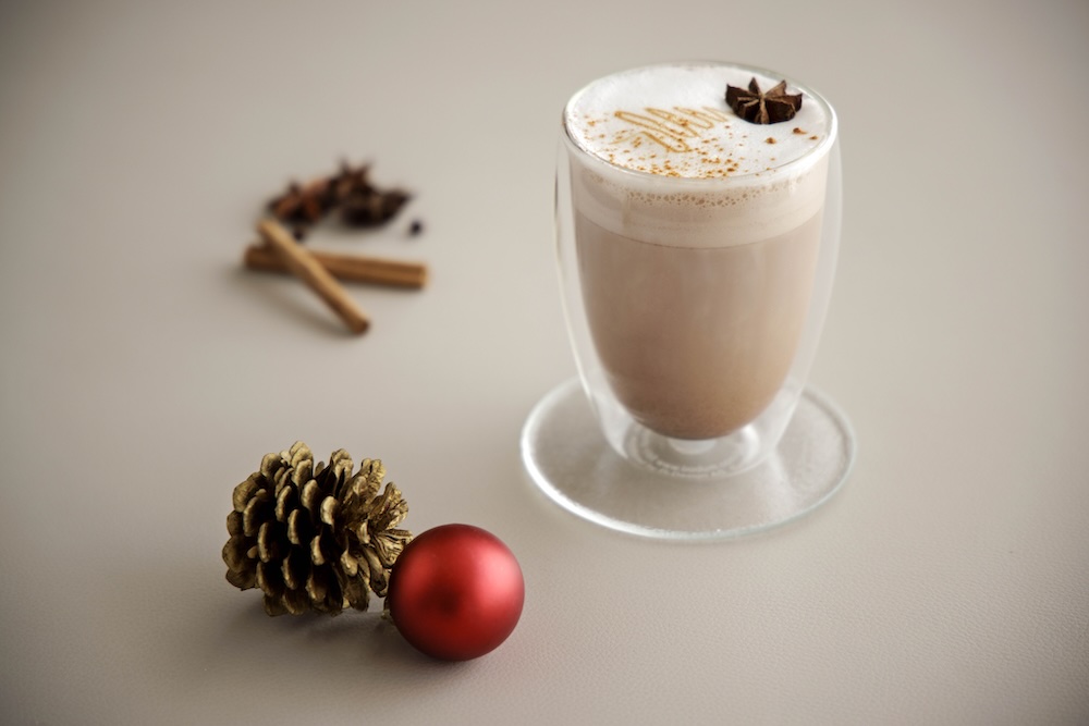 フェスティブ カクテル　スパイス ホットチョコレ ート」