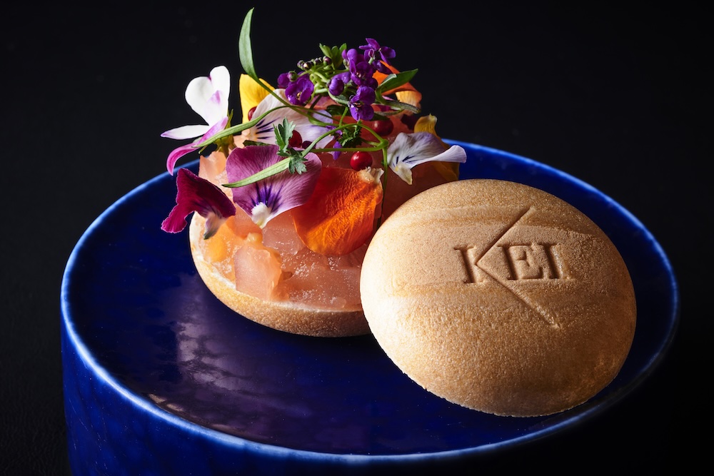 Monaka (bean-jam sandwich), foie gras, apple confiture, smoked daikon radish