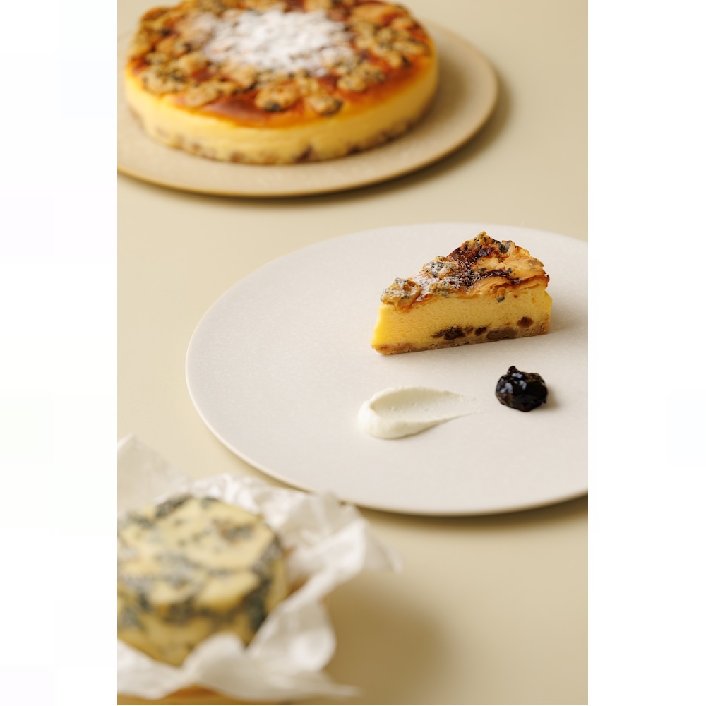＜ティーラウンジ佳風＞ ゴルゴンゾーラケーキ
