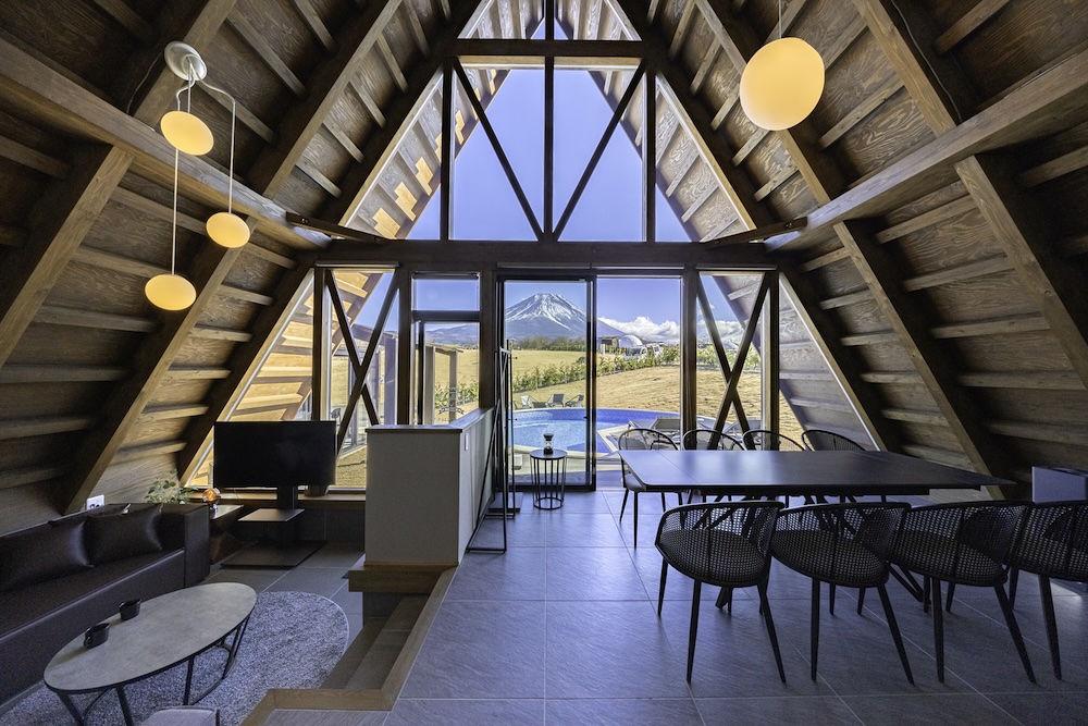 グランピングB&V富士山河口湖　客室内