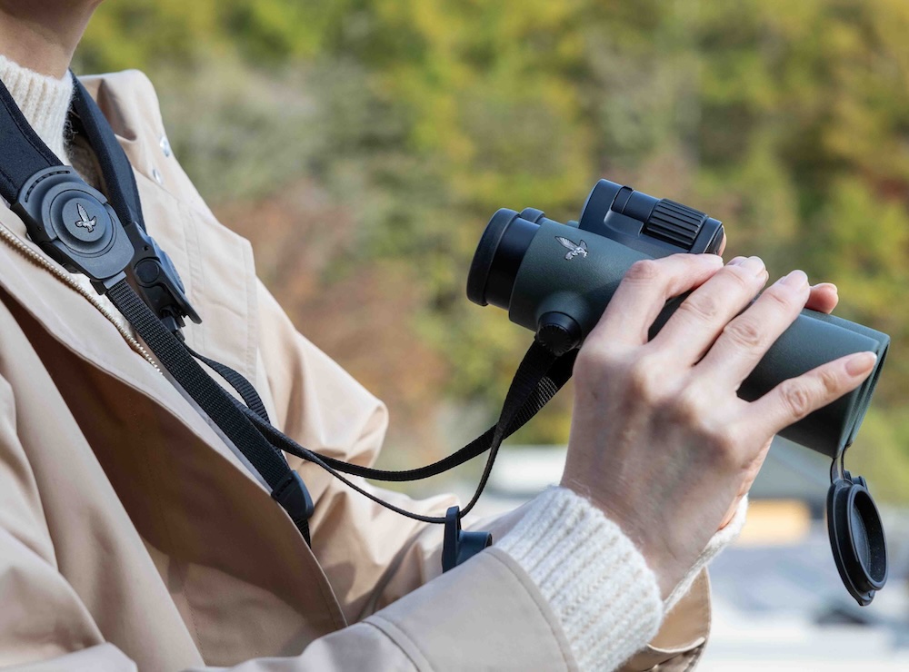 SWAROVSKI OPTIKの双眼鏡