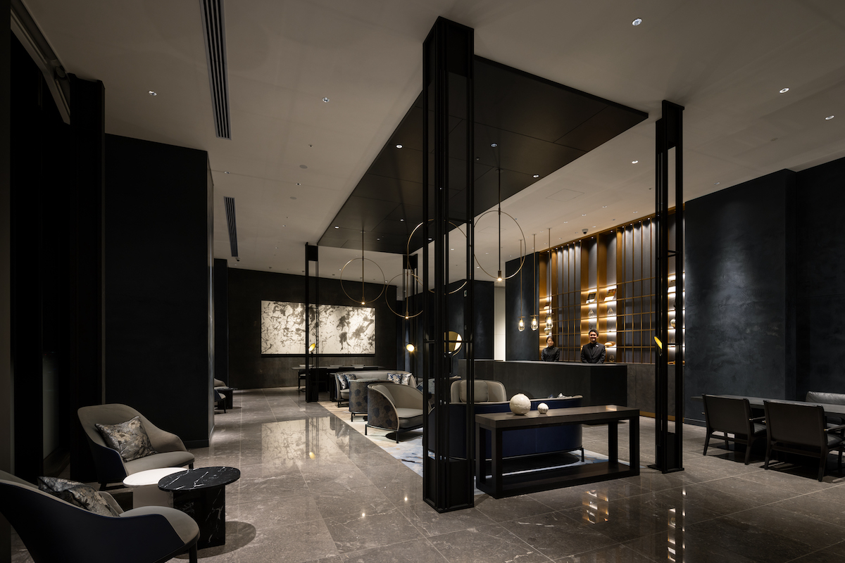 18階に位置するホテルレセプション