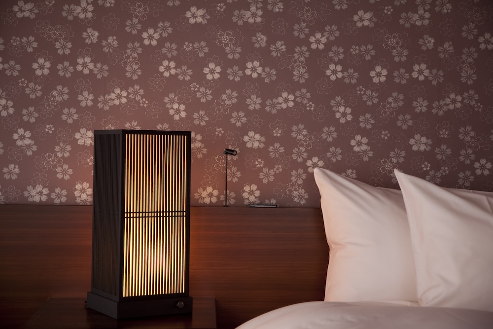 客室の壁にあしらわれた桜の京唐紙