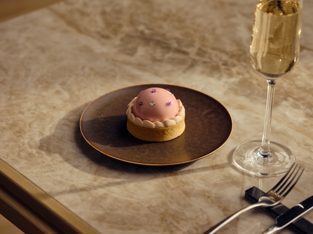 ジャヌ パティスリー「桜のタルト」