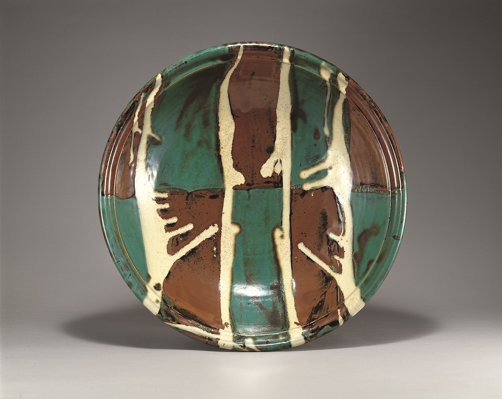 濱田庄司《青柿掛分白流掛大鉢》　1960-70年代　アサヒグループ大山崎山荘美術館蔵