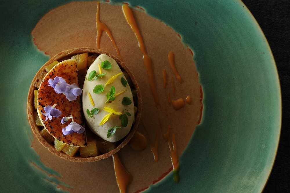 ピーチパインのシブースト タルト仕立て