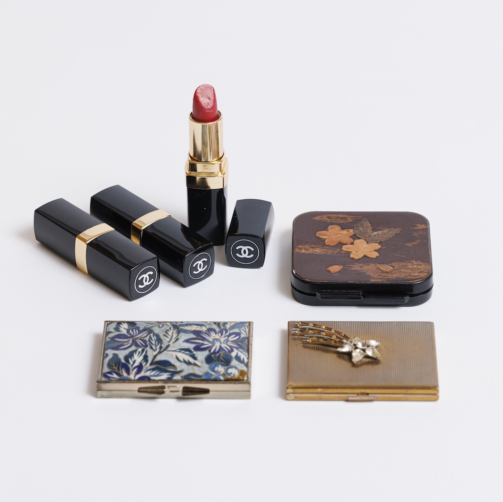 宇野千代旧蔵 化粧道具（前期展展示）