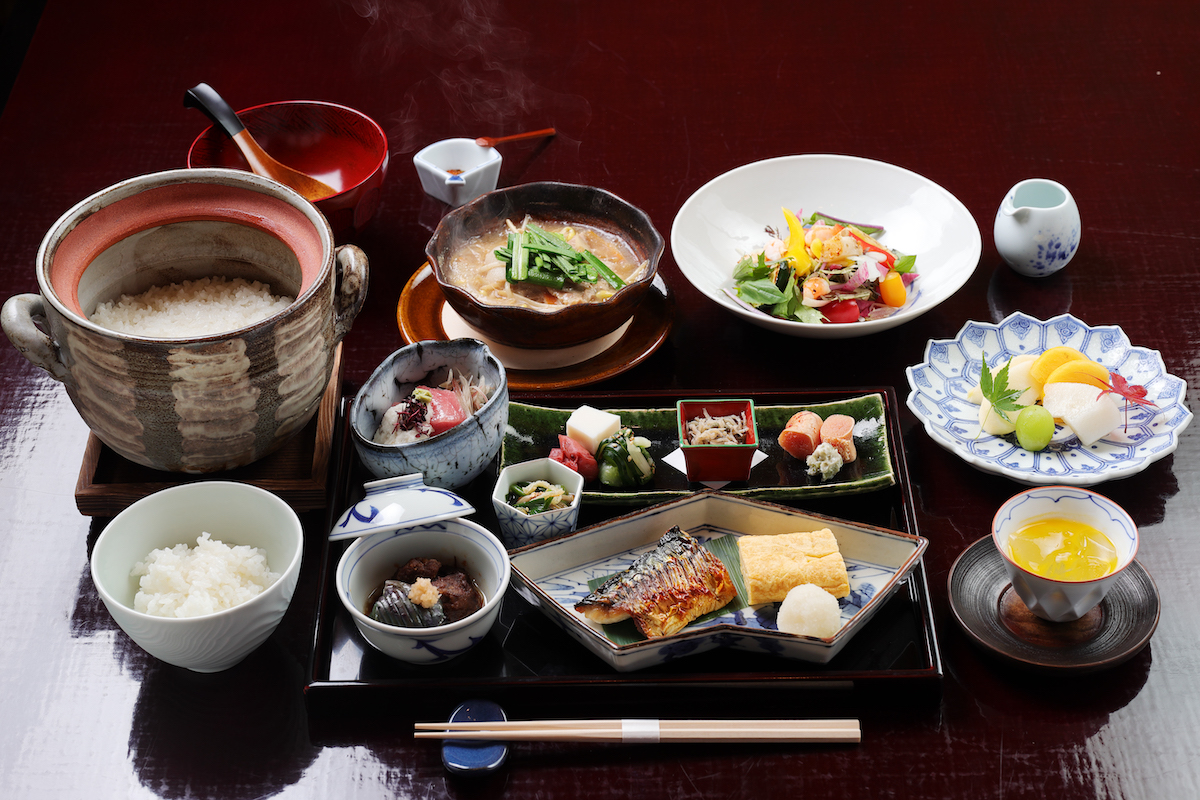 朝食