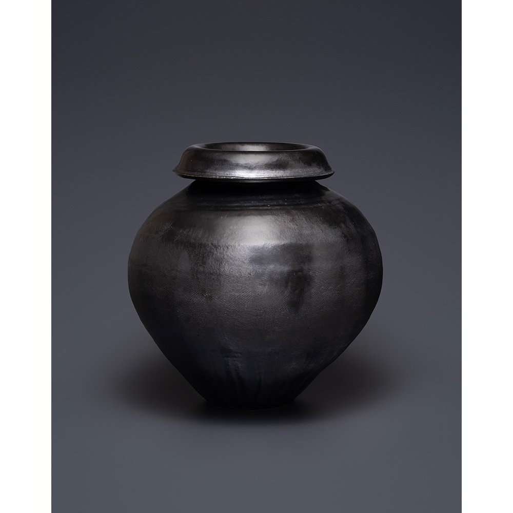 中里 隆「黒釉大壺」