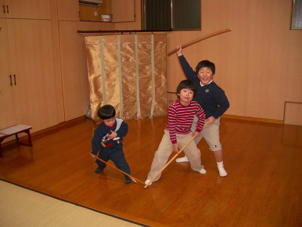 成駒屋三兄弟