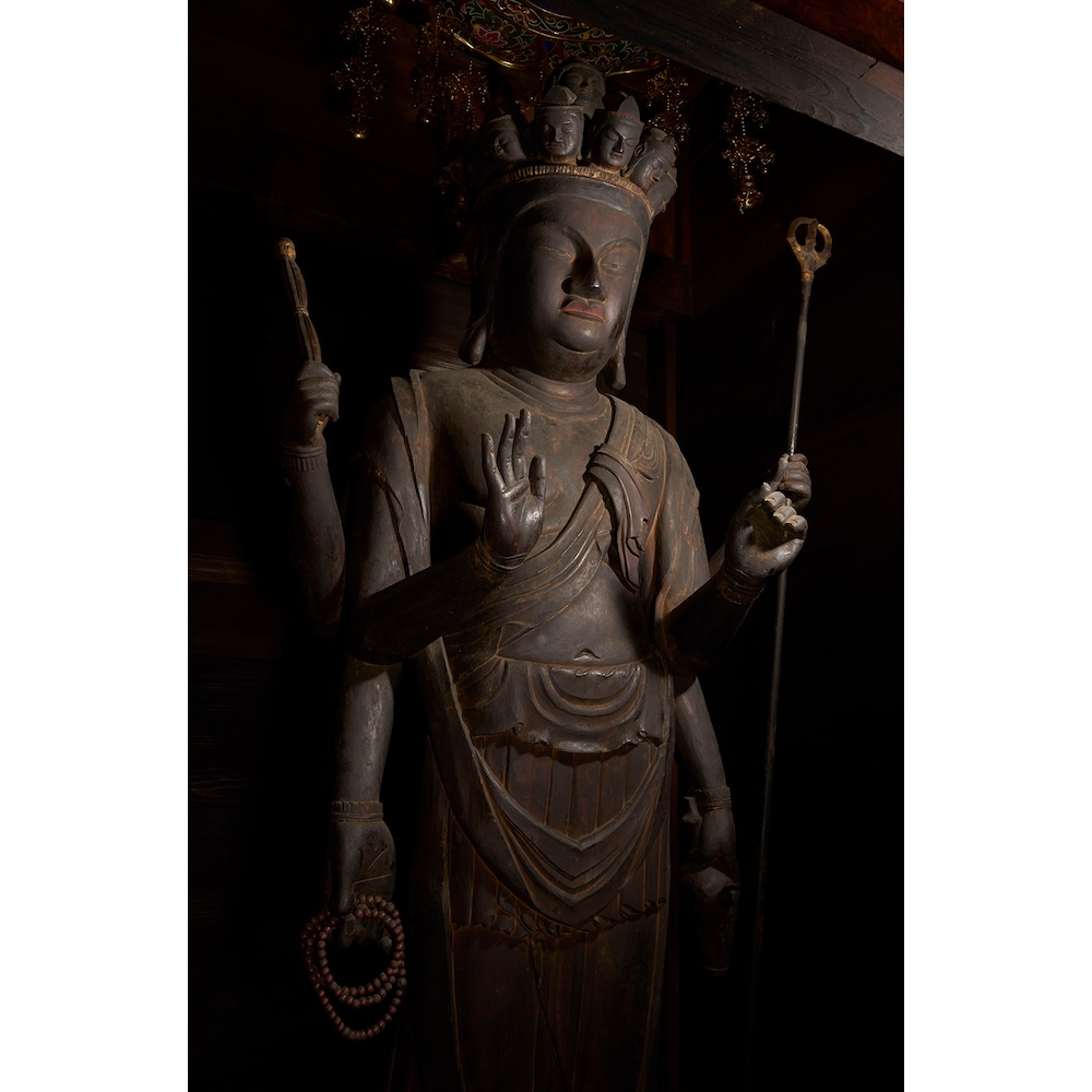 重要文化財　十一面観音菩薩立像（部分）　平安時代　9～10世紀　三重・観菩提寺蔵　通期展示　撮影：佐々木香輔