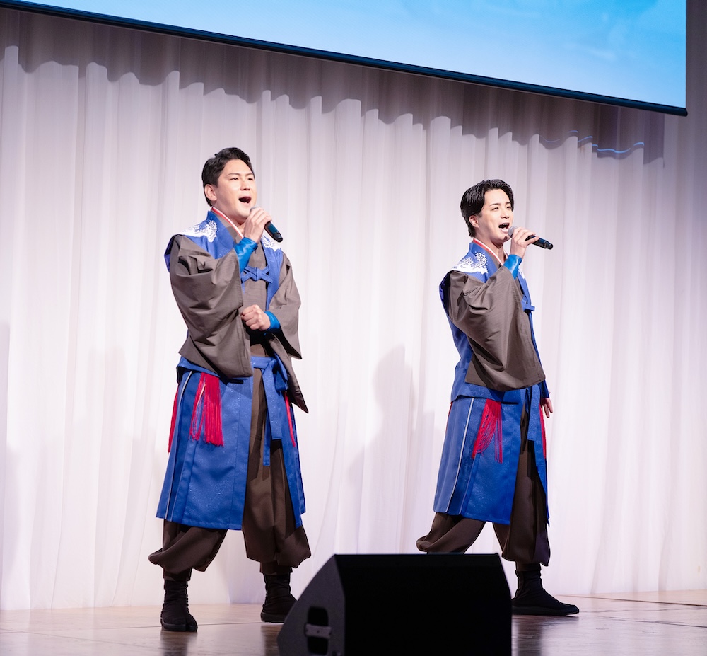 （左）小野田龍之介（荒木宗太郎役［Wキャスト］）　（右）田代万里生（荒木宗太郎役［Wキャスト］）